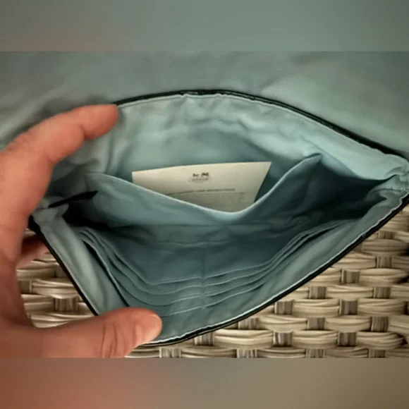 NWT Coach Black Patent Leather Wristlet Clutch Bag w/ Card Slots & Blue Lining - Picture 5 of 11